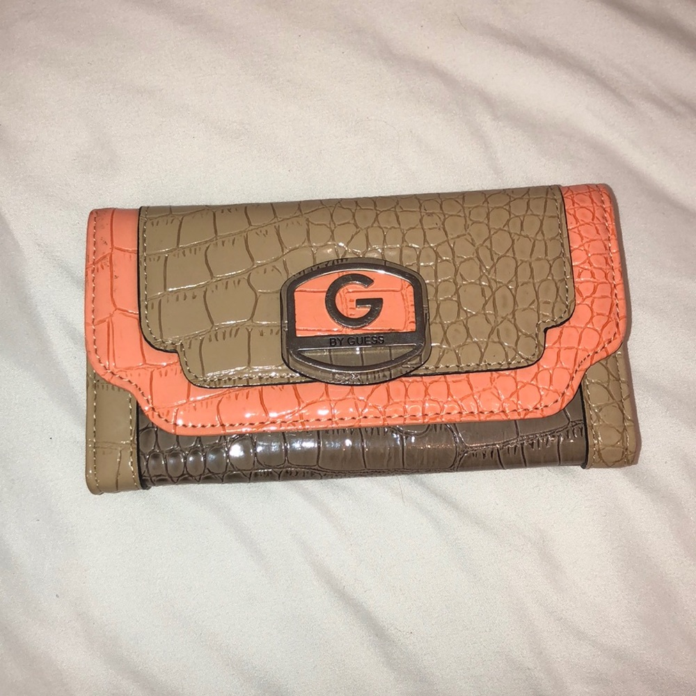 GUESS WALLET